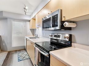 2818 Grand Avenue B410, Everett WA 98201