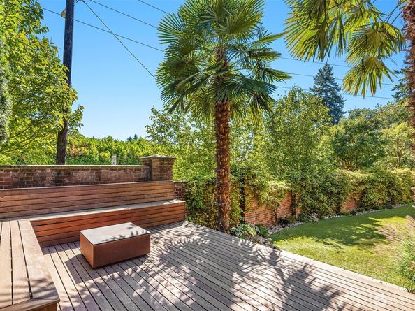 805 92nd Avenue NE, Bellevue WA 98004