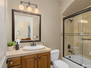 805 92nd Avenue NE, Bellevue WA 98004