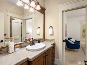 805 92nd Avenue NE, Bellevue WA 98004