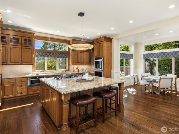 805 92nd Avenue NE, Bellevue WA 98004