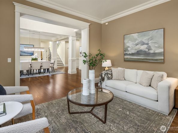 805 92nd Avenue NE, Bellevue WA 98004