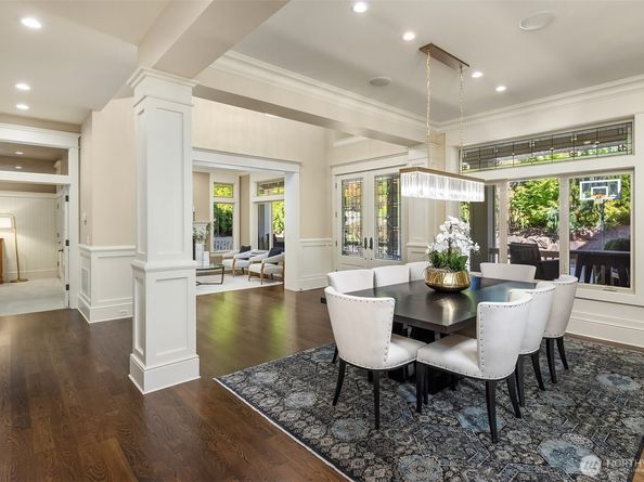 805 92nd Avenue NE, Bellevue WA 98004