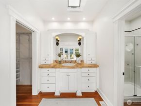 2446 Queen Anne Avenue N, Seattle WA 98109