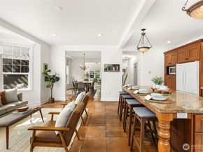 2446 Queen Anne Avenue N, Seattle WA 98109