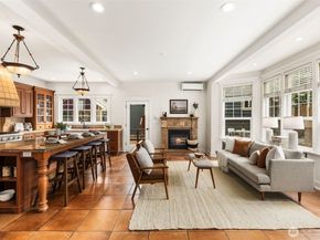 2446 Queen Anne Avenue N, Seattle WA 98109