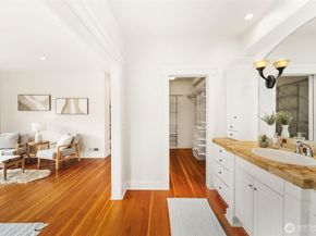 2446 Queen Anne Avenue N, Seattle WA 98109