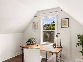 2446 Queen Anne Avenue N, Seattle WA 98109