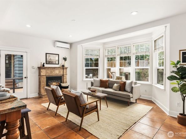 2446 Queen Anne Avenue N, Seattle WA 98109