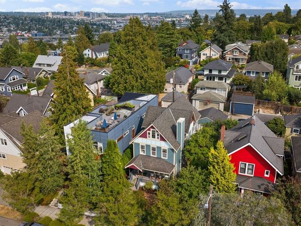 2446 Queen Anne Avenue N, Seattle WA 98109