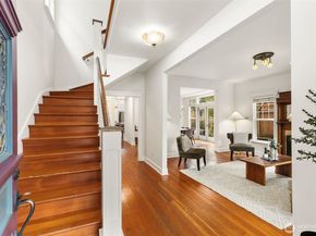 2446 Queen Anne Avenue N, Seattle WA 98109