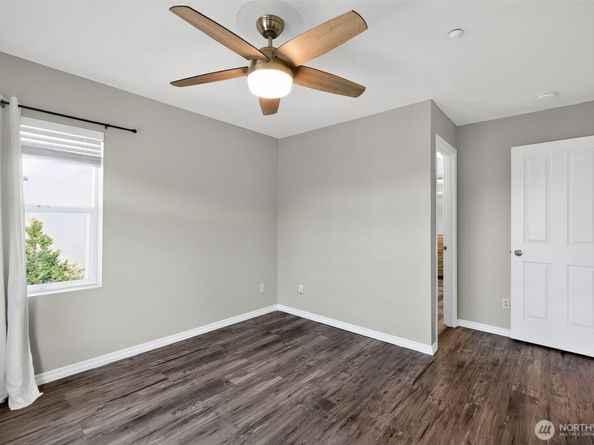 1981 24th Avenue NE 204, Issaquah WA 98029