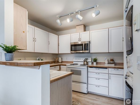 9210 Market Place D204, Lake Stevens WA 98258