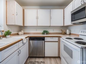 9210 Market Place D204, Lake Stevens WA 98258