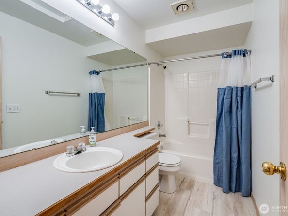 9210 Market Place D204, Lake Stevens WA 98258