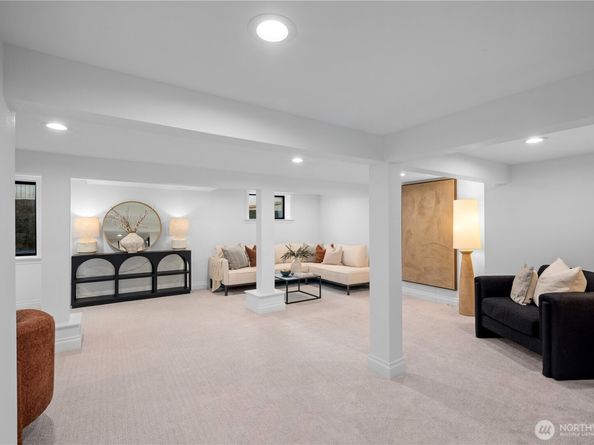 12216 Palatine Avenue N, Seattle WA 98133