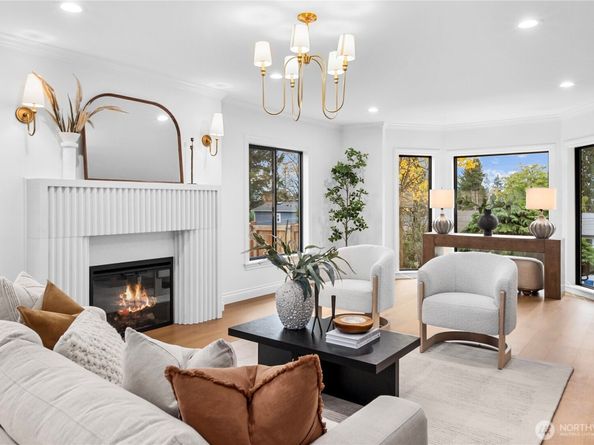 12216 Palatine Avenue N, Seattle WA 98133