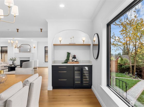 12216 Palatine Avenue N, Seattle WA 98133