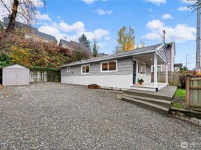 7552 21st Avenue SW, Seattle WA 98106