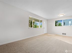 7552 21st Avenue SW, Seattle WA 98106