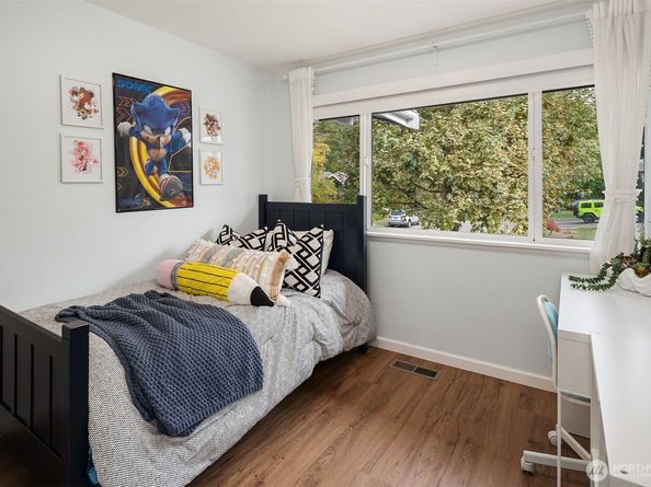 9625 164th Avenue NE, Redmond WA 98052