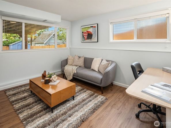 9625 164th Avenue NE, Redmond WA 98052