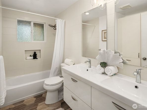 9625 164th Avenue NE, Redmond WA 98052