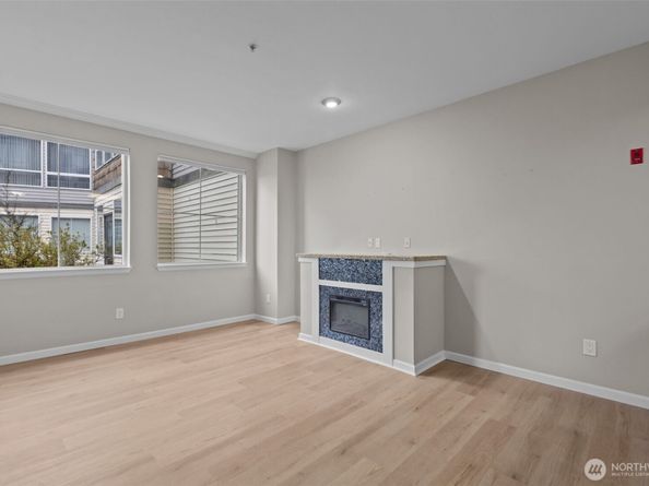 225 Logan Avenue S 108, Renton WA 98057