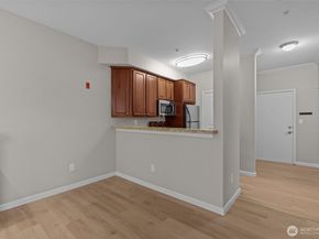 225 Logan Avenue S 108, Renton WA 98057