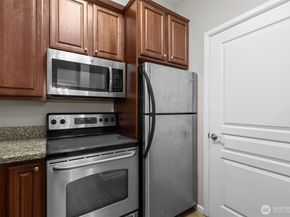 225 Logan Avenue S 108, Renton WA 98057