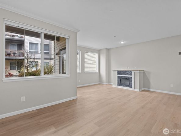 225 Logan Avenue S 108, Renton WA 98057