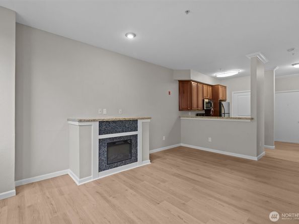 225 Logan Avenue S 108, Renton WA 98057