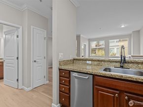 225 Logan Avenue S 108, Renton WA 98057