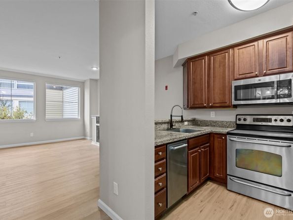 225 Logan Avenue S 108, Renton WA 98057