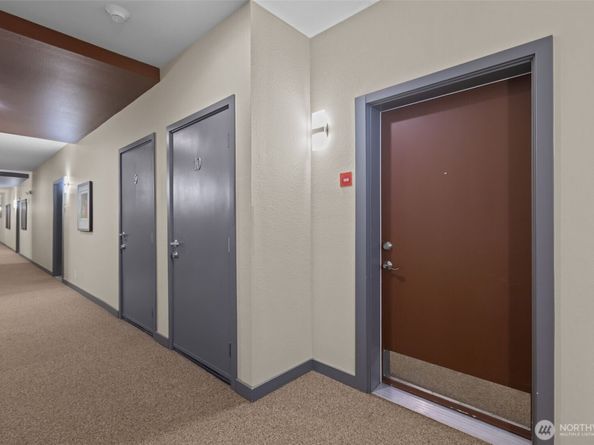 225 Logan Avenue S 108, Renton WA 98057