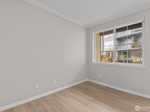 225 Logan Avenue S 108, Renton WA 98057