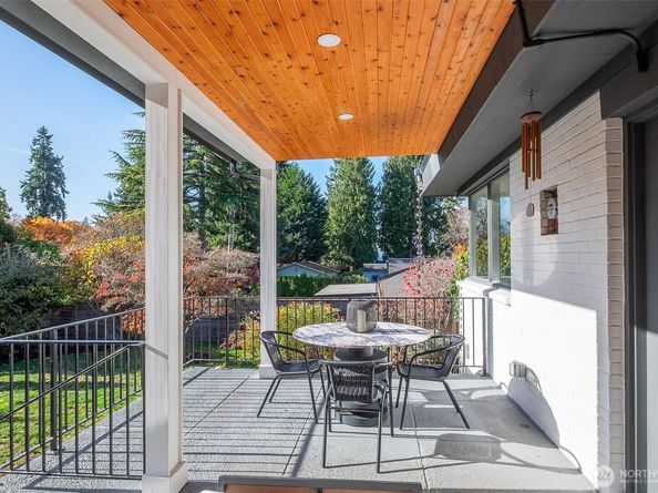 4521 SW Henderson Street, Seattle WA 98136