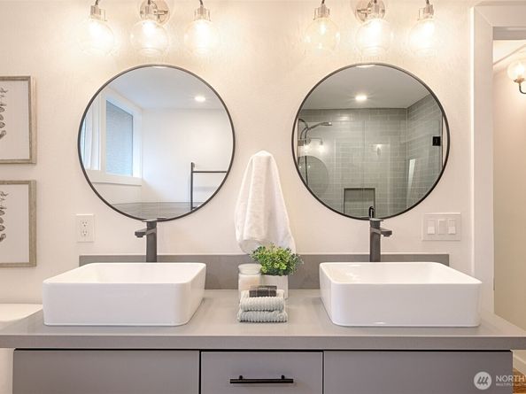 4521 SW Henderson Street, Seattle WA 98136