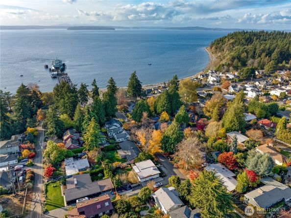 4521 SW Henderson Street, Seattle WA 98136