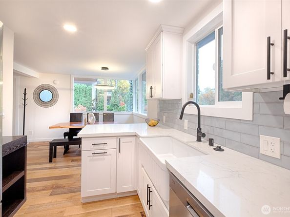 4521 SW Henderson Street, Seattle WA 98136