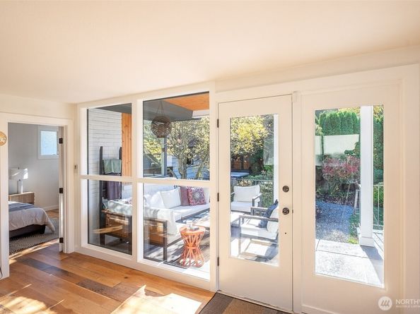 4521 SW Henderson Street, Seattle WA 98136