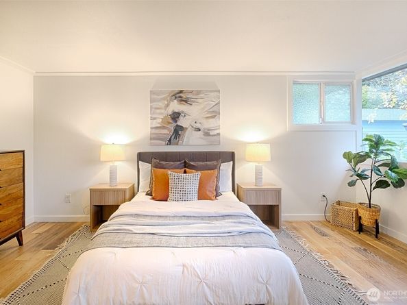 4521 SW Henderson Street, Seattle WA 98136