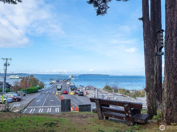 4521 SW Henderson Street, Seattle WA 98136