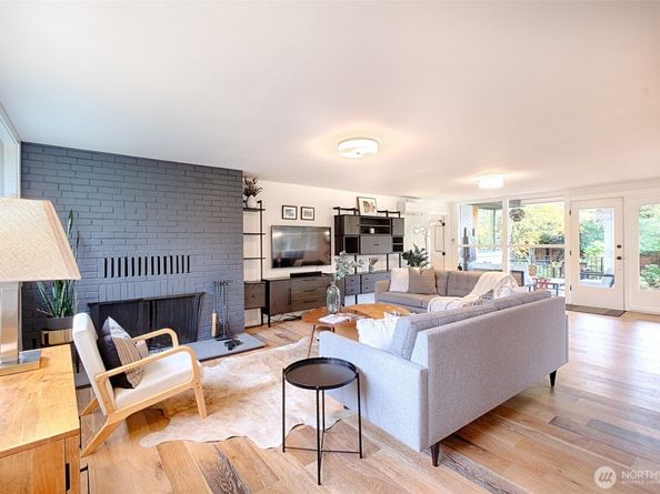 4521 SW Henderson Street, Seattle WA 98136