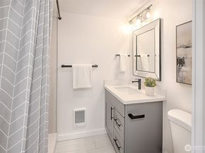 4521 SW Henderson Street, Seattle WA 98136