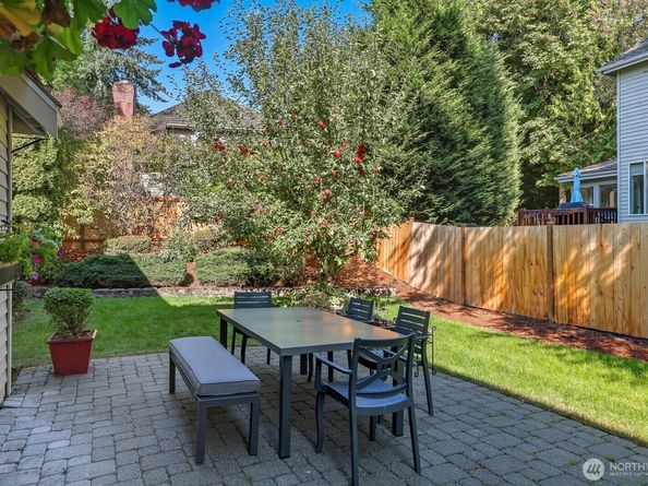 2106 222nd Place NE, Sammamish WA 98074