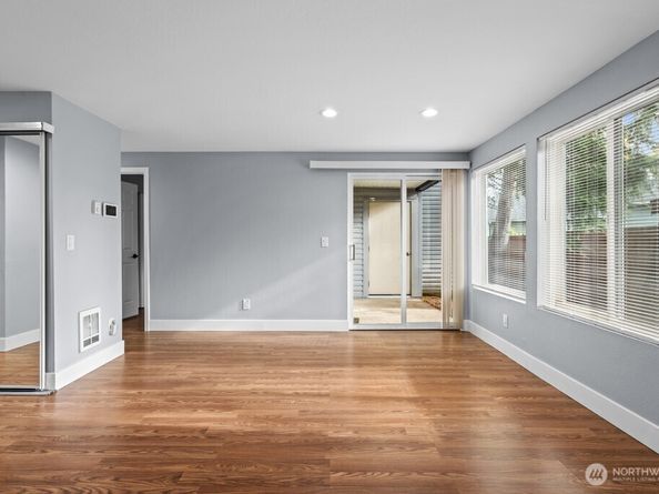 26339 116th Avenue SE I105, Kent WA 98030