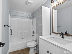 26339 116th Avenue SE I105, Kent WA 98030