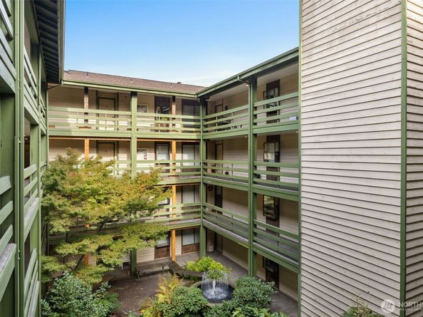 9512 1st Avenue NE 301, Seattle WA 98115