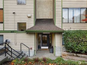 9512 1st Avenue NE 301, Seattle WA 98115